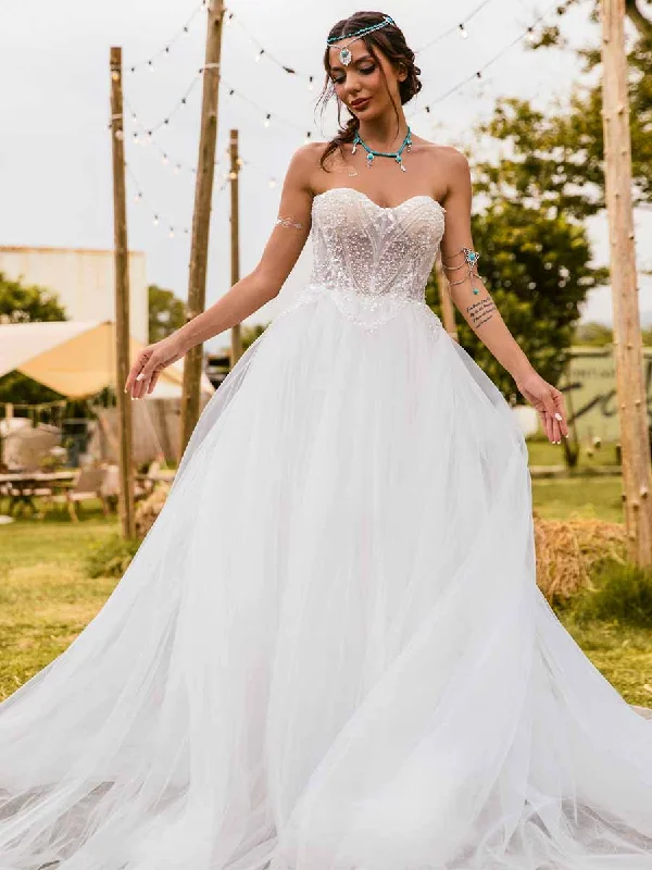 A Line Wedding Dresses Sweetheart Neckline Tulle Strapless Relaxed Women's Beachy