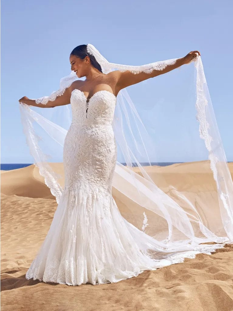 Pronovias Ermin - Size 22 Unique Women's Upcycled