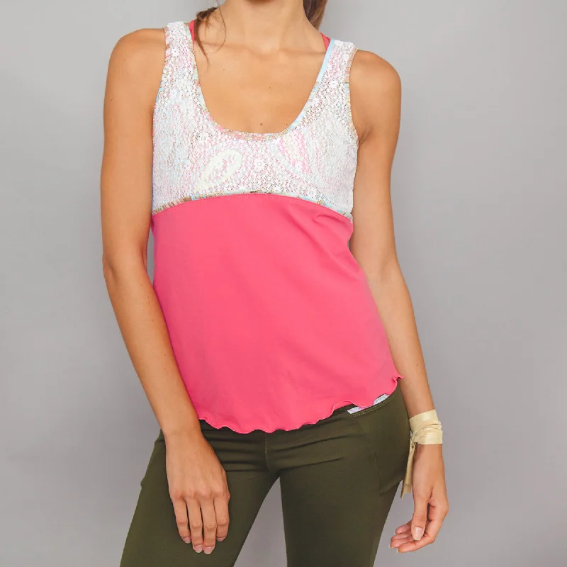 Deco Layer Top (red) Sleek Women's Metallic