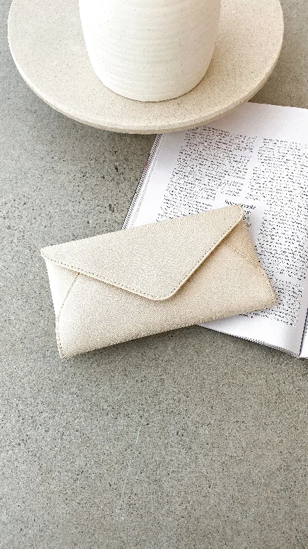 Carmen Envelope Cross Body Bag - Cream Adventure