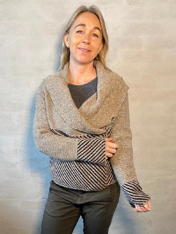 Diva jacket by Hanne Falkenberg, No 20 knitting kit Cool Women's Distressed