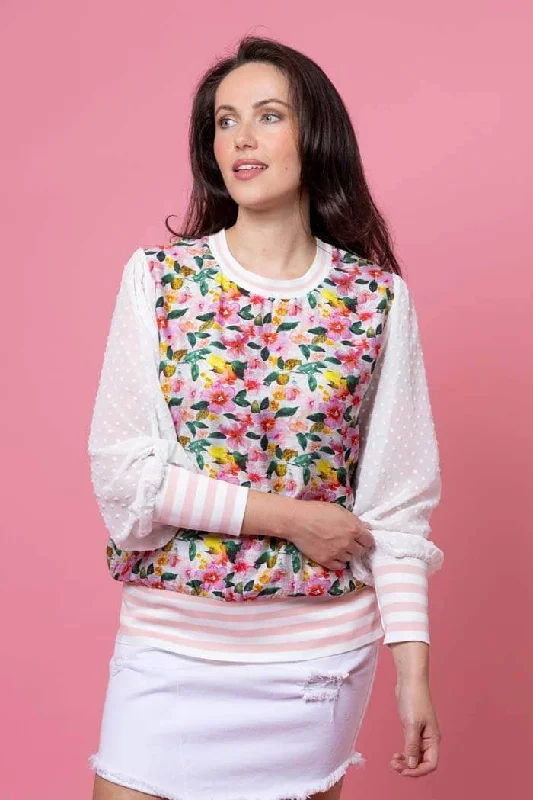 Wolf Me Tracey Laid - back Women's Style
