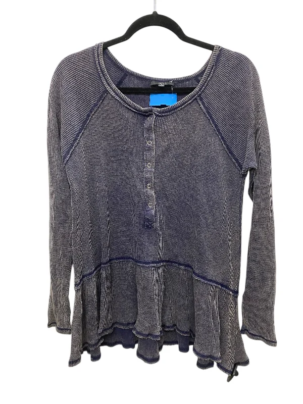 Top Long Sleeve By Very J In Blue, Size: S Traditional Women's 