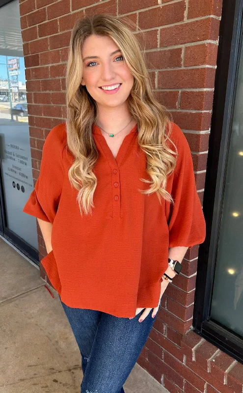 UMGEE Cinnamon Notched Neckline Top Rugged Women's Outdoor 