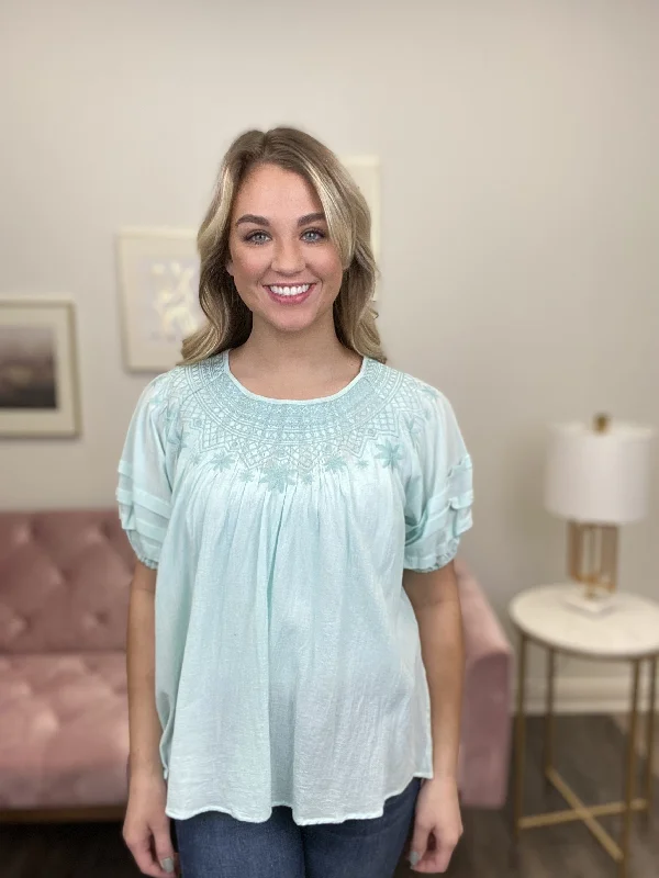 Florida Breeze Women's Embroidered Tiered Short Puff Sleeve Top Sleek Women's Metallic