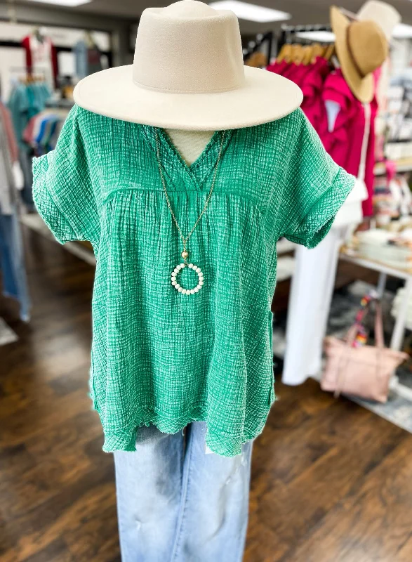 Leslie Washed Raw Hem Top Kelly Green Sharp Women's Italian